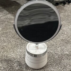 Sharper Image light up makeup mirror, no working cord